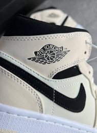 Кроссовки Nike Air Jordan 1 Mid Barely Orange живое фото 4